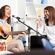 實體店鋪 DERRICA OK82 Slim Wireless Karaoke/ KTV / Vocal Microphone System 專業超簿超流線外型無線 唱K 卡啦OK 雙麥克風咪話筒系統