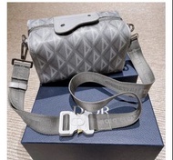 全新 DIOR LINGOT 22 CD Diamond 灰色帆布相機包
