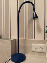 IKEA藍色檯燈