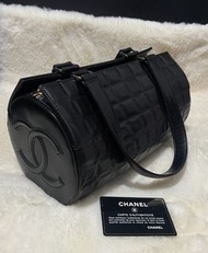 CHANEL 中古黑色羊皮冰格圓筒形手袋 CHANEL Vintage Black Lambskin Quilted Cylinder Bag
