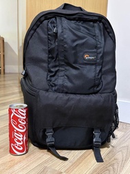 Lowepro 相機背包