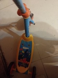 Dory 三輪滑板車