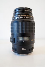 Canon EF 100mm macro F2.8 USM