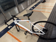 白色 JAVA 公路單車