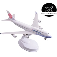 Boeing 747-400 Taiwanese AIRLINES "CHINA AIRLINES" Scale 1:400 (20CM)