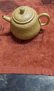 王文玉製稀有黃土雕刻壺