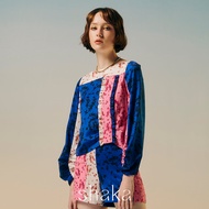 shaka SS22 Ixora Color-Block Blouse เสื้อคอปาดแขนยาว รูดเอวและปลายแขน (ลายดอกเข็ม) BL-S220509