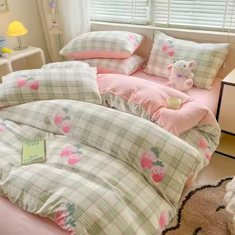 3pcs Simple Line Design Duvet Cover Set Cartoon Strawberry Print Bedding with 2 Pillowcases Skin-fri