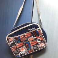 台灣專櫃品牌deya 英倫牛津風 深藍 旅行休閒袋 側背包