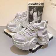 G22 Korean Fashion Style Sneakers Beautiful Design Shoes Women's 9.5 CM Heel Lift.