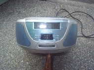 手提音響kolin, cd ,am fm 收音機 有時間顯示控制收音機鬧鈴 alarm