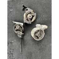 AVY VIVA ENGINE AUTO MOUNTING SET (3pc) USED JAPAN