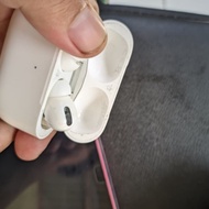 Airpods gen 1 original second