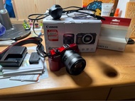 Canon EOS M 相機 EF-M 18-55mm 鏡頭【高顏值復古紅】Canon EOS M 單鏡頭套裝（18-55mm ）連原廠皮套｜全套跟盒