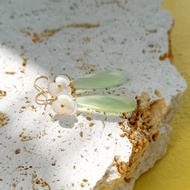 女人節新品14kgf Shell flower Light Green Chalcedony pierced earrings / earings