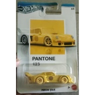 Hot Wheels Pantone Porsche 934/5 - 2025