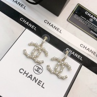 Chanel Pearl Stud Earrings Goddess Must-Have Look Face Thin LJ0O