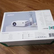 aukey projector proyektor