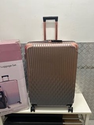 ify 29 inch ecpandable luxury luggage ； ify 29 吋奢華可可擴展行李箱 （100% PC ）75 x 51 x 32cm （+ 5cm）（符合一般航空公司寄