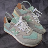 Shoes NEW BALANCE 574 TOSCA