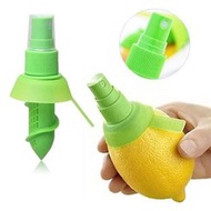 1pc, Mini Fruit Juicer Sprayer, Manual Fruit Juicer With Sprayer, Green Plastic Lemon Juicer, Manual