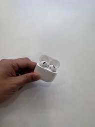 Apple Airpods 4 ANC 帶接懆版本 香港港行靚電池鋪頭開單保障全原裝正品可以放心使用放心購買可以放心使用無維修過無任何暗毛病有店開單寫明保6個月加15日質量包退包換保障可以使用組合式付