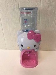 每日8杯水，Hello Kitty 飲水機