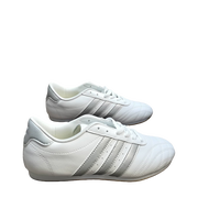 Authentic store Adidas originals Taekwondo Low"White Black" ชายและหญิง รองเท้ากีฬา รองเท้าผ้าใบ DS-3