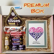 Set Giftbox Coklat + Nama dalam Kaligrafi