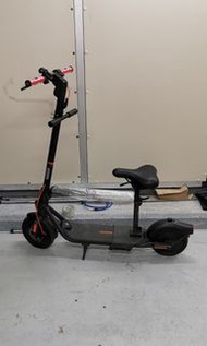 ninebot F2 Plus 電動滑板車