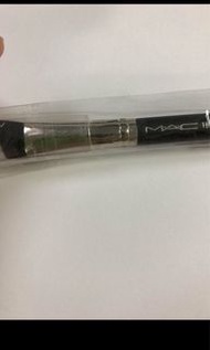 MAC M·A·C Tools - 106S Triangular Concealer Brush 106 S  遮瑕面掃only 1