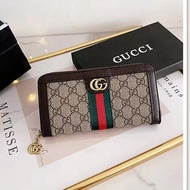 Gucci กระเป๋าสตางค์แบบมีซิปยาวและสั้นหรูหรา/กระเป๋า/ที่ใส่บัตรสำหรับผู้หญิงและผู้หญิงรูป Gucci ของแท้100% เเท้อื่นๆ