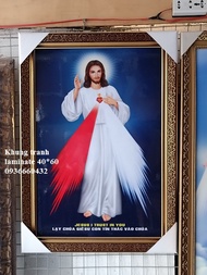 Khung tranh hình Lòng Chúa thương x.ó.t kt 40x60(cm) có khung viền hoa văn - tranh treo c.ông giáo