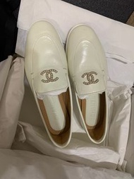 Chanel 23B 米白色珍珠logo樂福鞋36.5