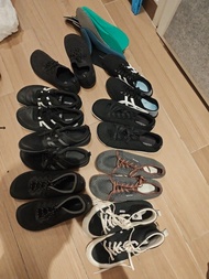多款黑色運動鞋，赤足鞋，xero shoes，freets ，whitin，vicocole