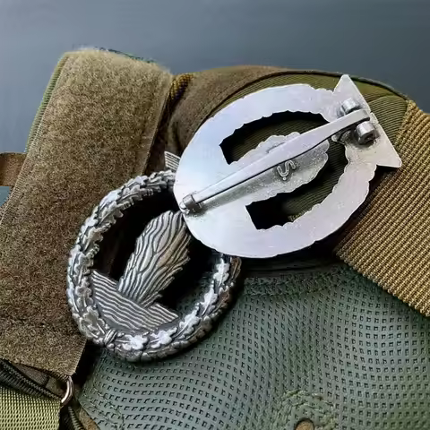 Portable Retro Eagle Metal Badge 3D Embossed Vintage Emblem Zinc Alloy Anti-Rust Souvenir Decor Univ