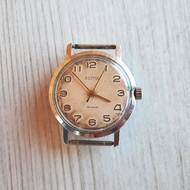 蘇聯復古小男錶Vostok 2209 18顆珠寶Wostok腕錶上發條