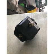 4HF1 RUBBER ENGINE SUPPORT LEFT HAND / RIGHT HAND