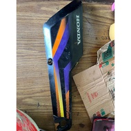 WIN 100 CENTER BODY COVER left /19