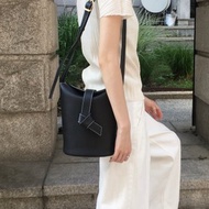 Manoette Bag | Lightweight Bucket Bag with Adjustable Strap