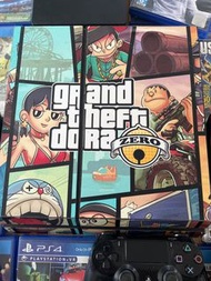 PS4 主機連4隻手掣同多款遊戲