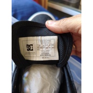 DC black shoes