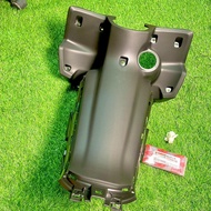 YAMAHA EZ115 FI MAIN PIPE COVER / COVER INNER KUNCI | 100% ORIGINAL YAMAHA HONG LEONG - BBK-F8312-00