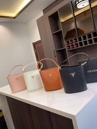 2️⃣星期到貨‼️ Prada普拉達 new bag Prada 水桶包