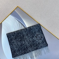【全❤️】LOEWE Anagram scarf羊絨羊毛刺繡 圍巾頸巾女款 深灰色