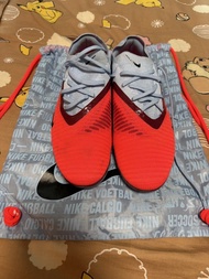 Nike Phantom 足球鞋
