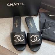 《Chanel》經典珍珠LOGO拖鞋 37號