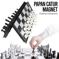 FOLDABLE MAGNETIC CHESS BOARD/MAGNETIC BOARD
