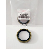 Outer rear wheel seal K57TL200 2.8 double cabin, K67TL200 pic up, K74TL200sttrada duble cabin, K77TL
