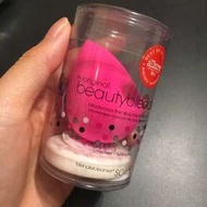 Beauty Blender with mini solid cleanser